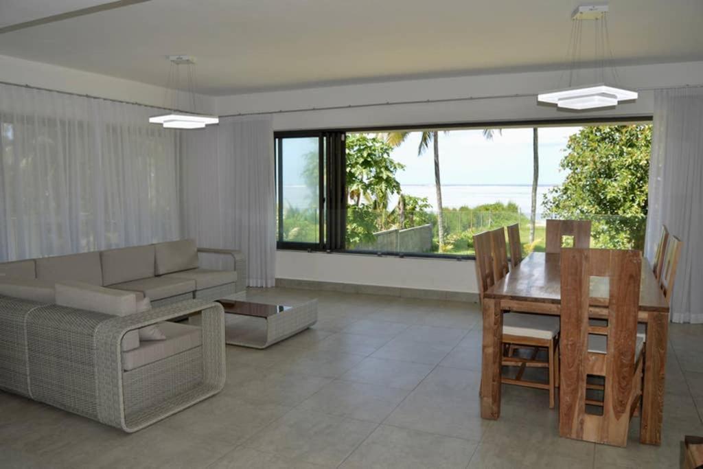 Appartement De Luxe Sur La Plage Riambel Ngoại thất bức ảnh